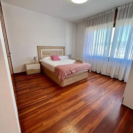 Atuaire Luminoso Duplex En Reyes Catolicos Parking Incluido Apartment