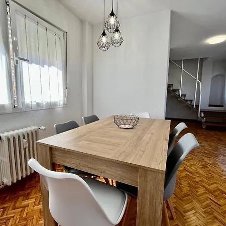 Atuaire Luminoso Duplex En Reyes Catolicos Parking Incluido Apartment *