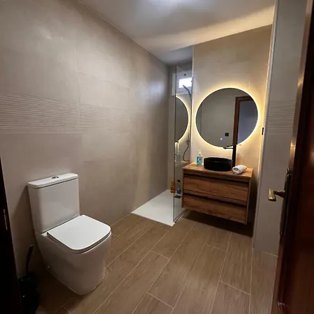 Atuairehome Luminoso Duplex En Reyes Catolicos Con Parking Incluido