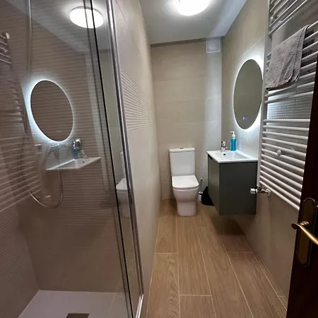 Atuairehome Luminoso Duplex En Reyes Catolicos Con Parking Incluido